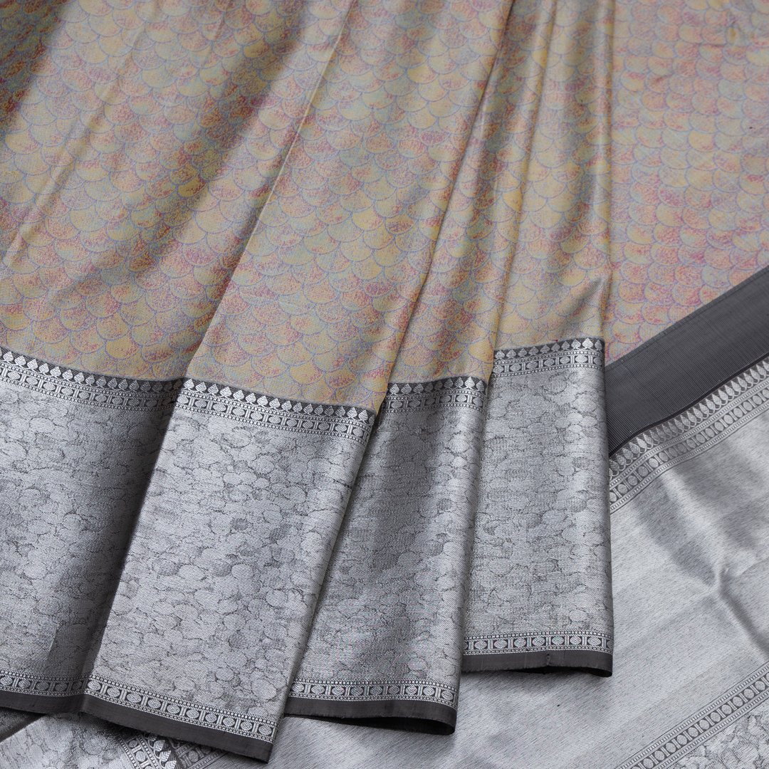 Mother Of Pearl Inspired Silk Saree With Kanchi Border
